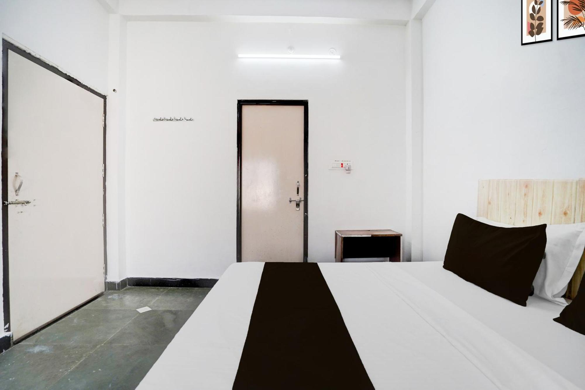 Hotel O Ramdut Palace Guest House Faizabad Exterior photo