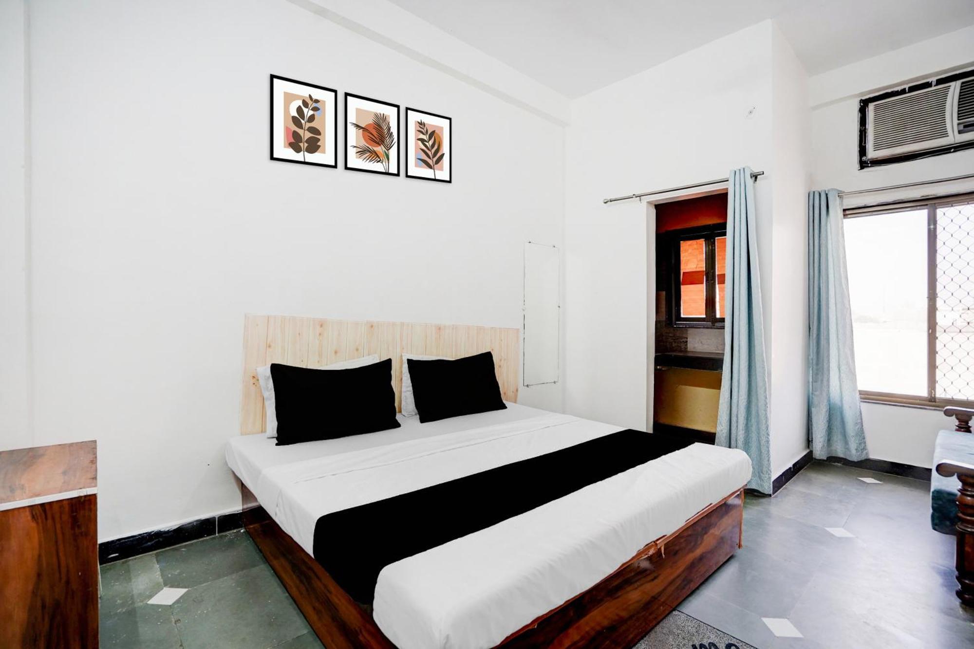 Hotel O Ramdut Palace Guest House Faizabad Exterior photo